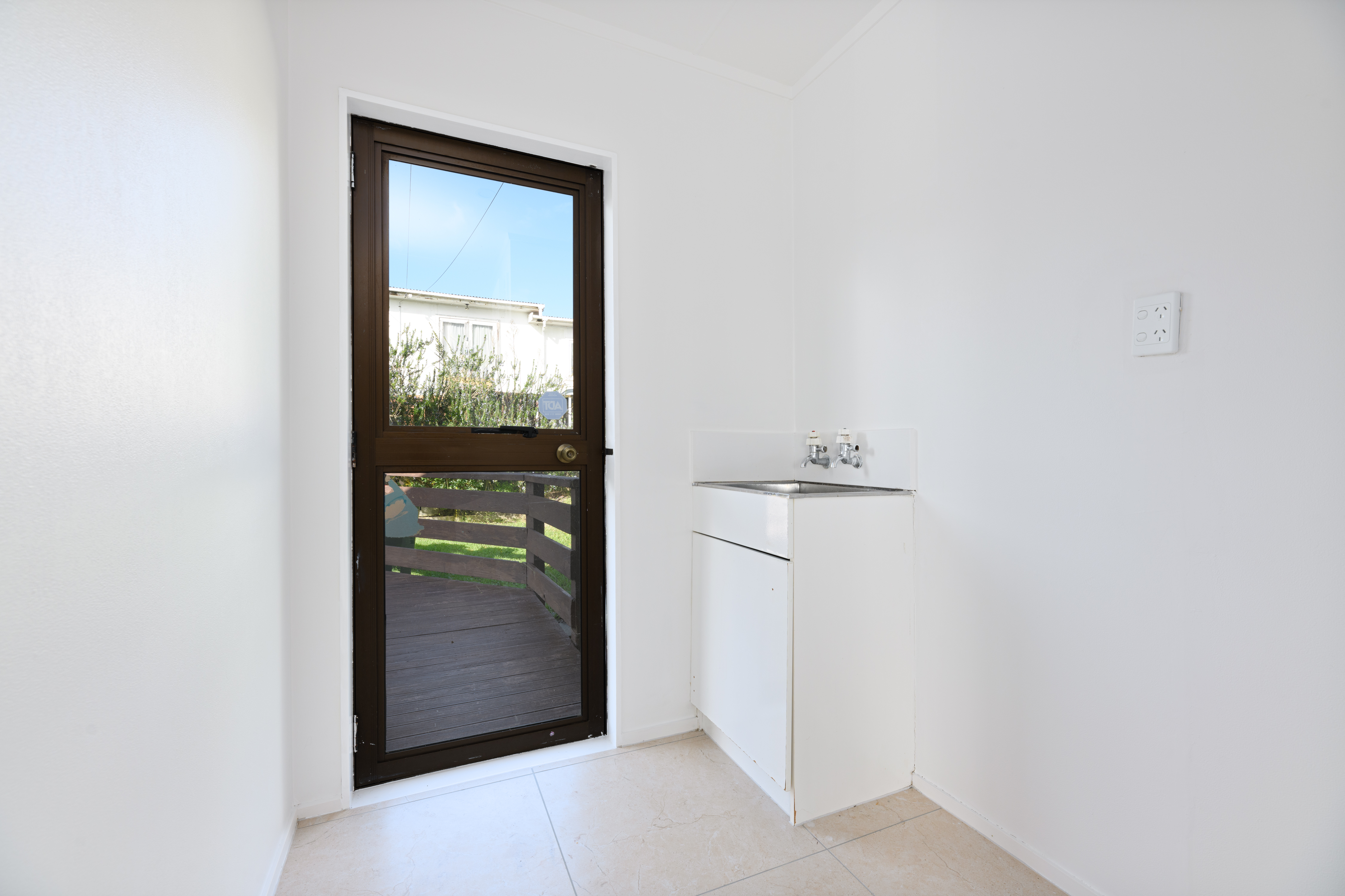 2/33 Lavelle Road, Henderson