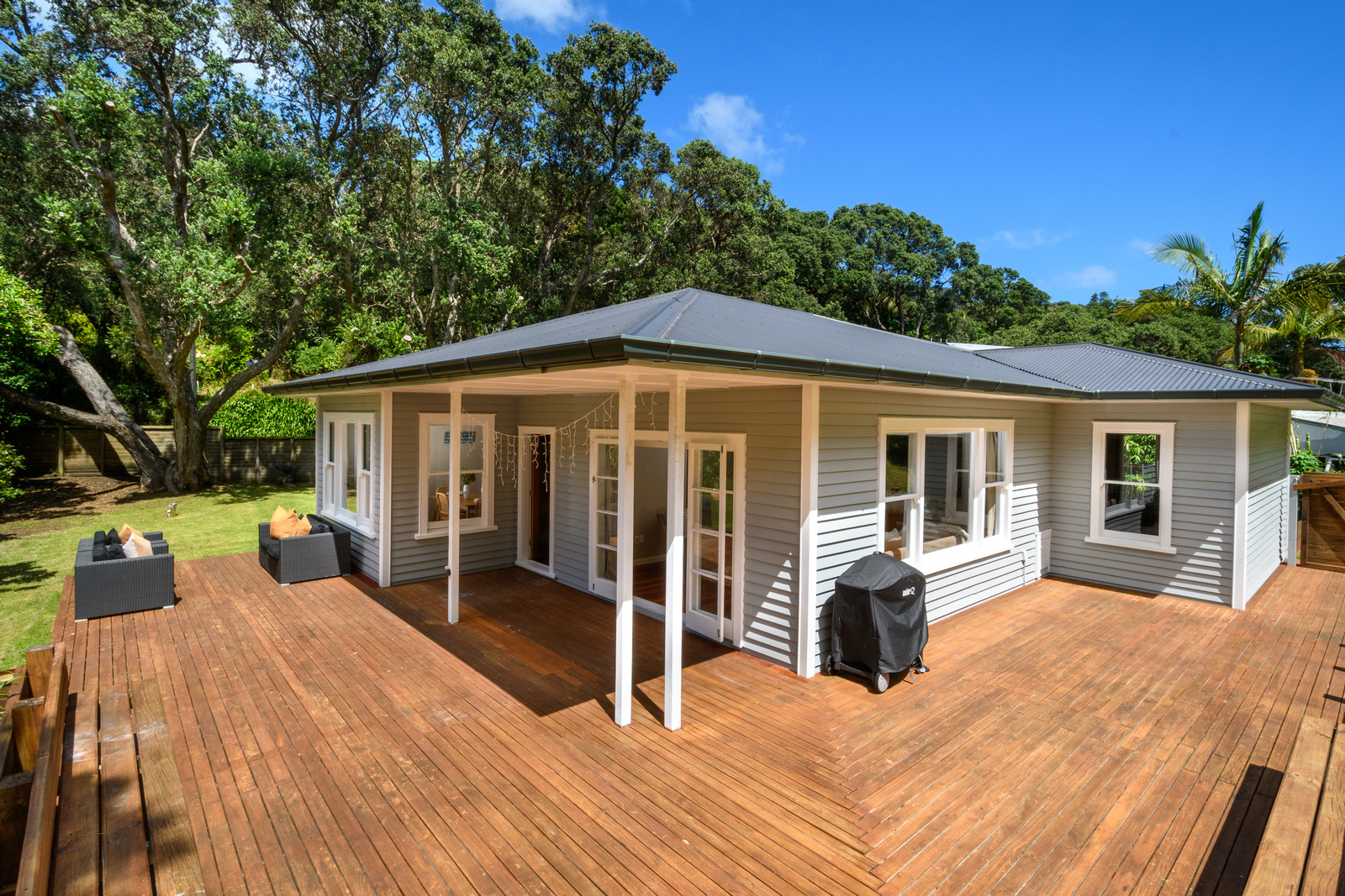379 Motutara Road, Muriwai Beach