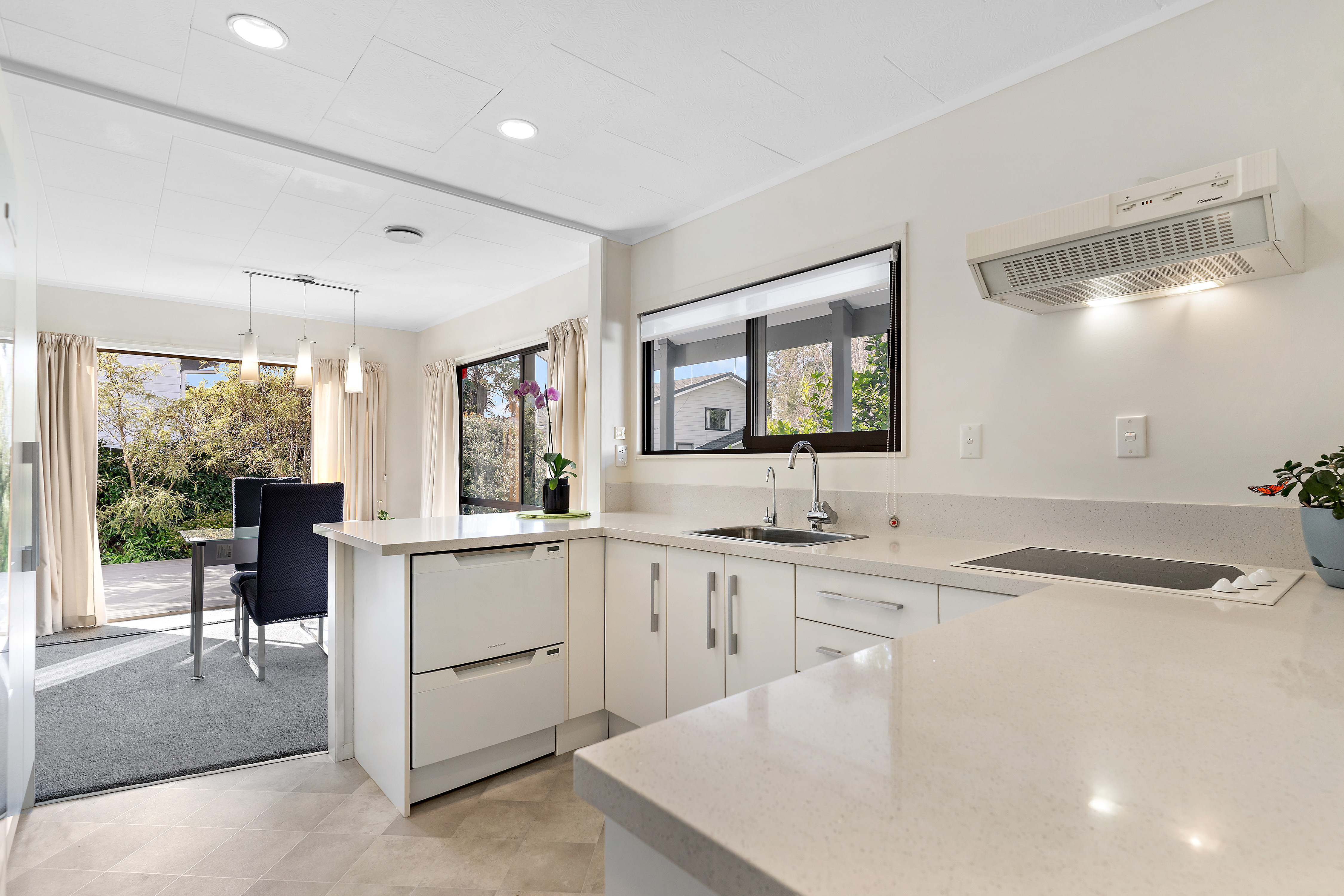2/102 Manhattan Heights, Glendene