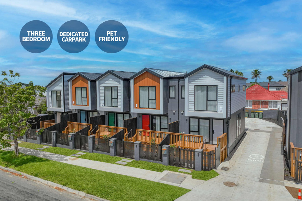 8/460 Massey Road, Mangere