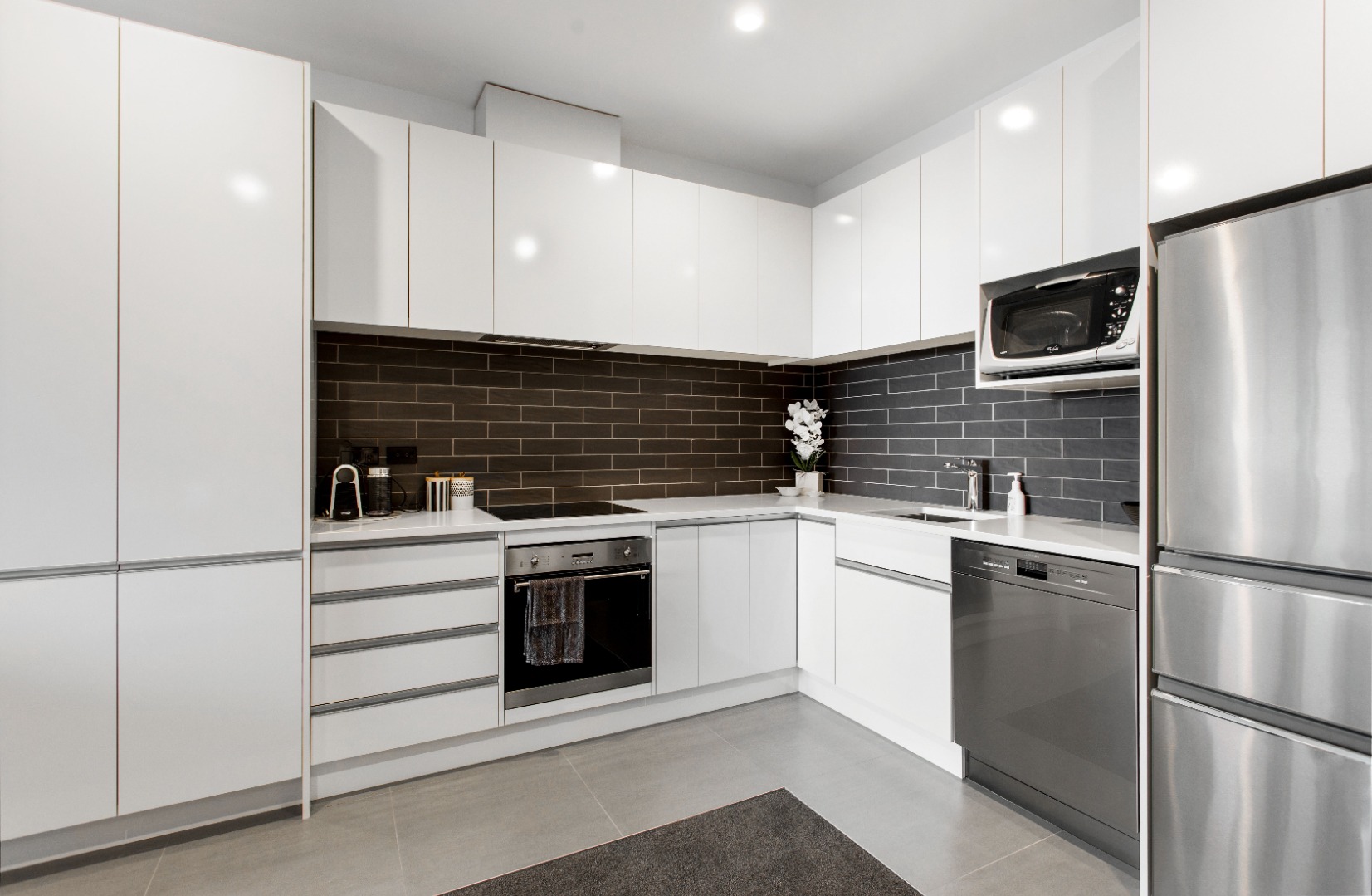 Beautiful Bernoulli Gardens- With appliances