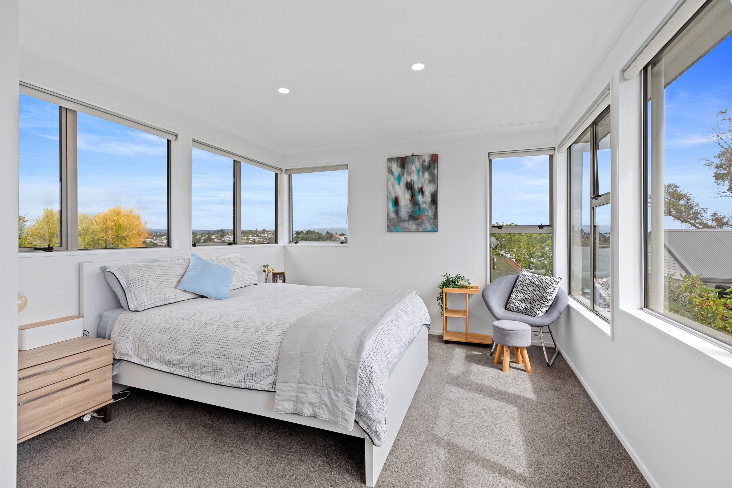 99B Eighth Avenue, Avenues
