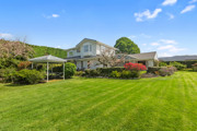 Charming Te Puke haven with garden serenity