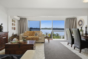 City living, spectacular views, two carparks