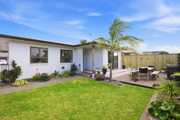 Classic family living - vendors are moving!