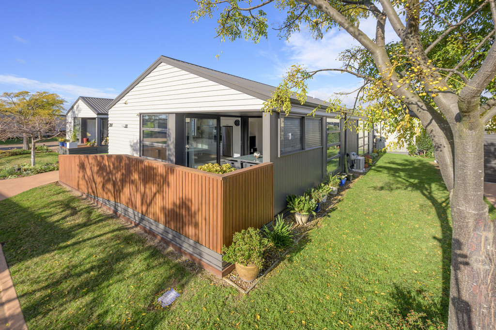 261/61 Golden Sands Drive, Papamoa