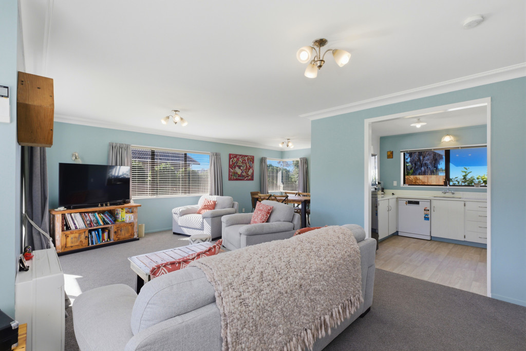 36A Heron Avenue East, Matua