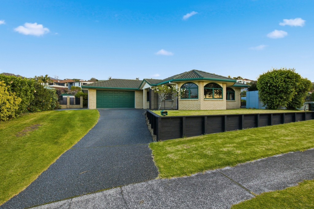 28 Sterling Gate Drive, Bethlehem