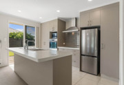 Sunny, Easy Living in Fairview