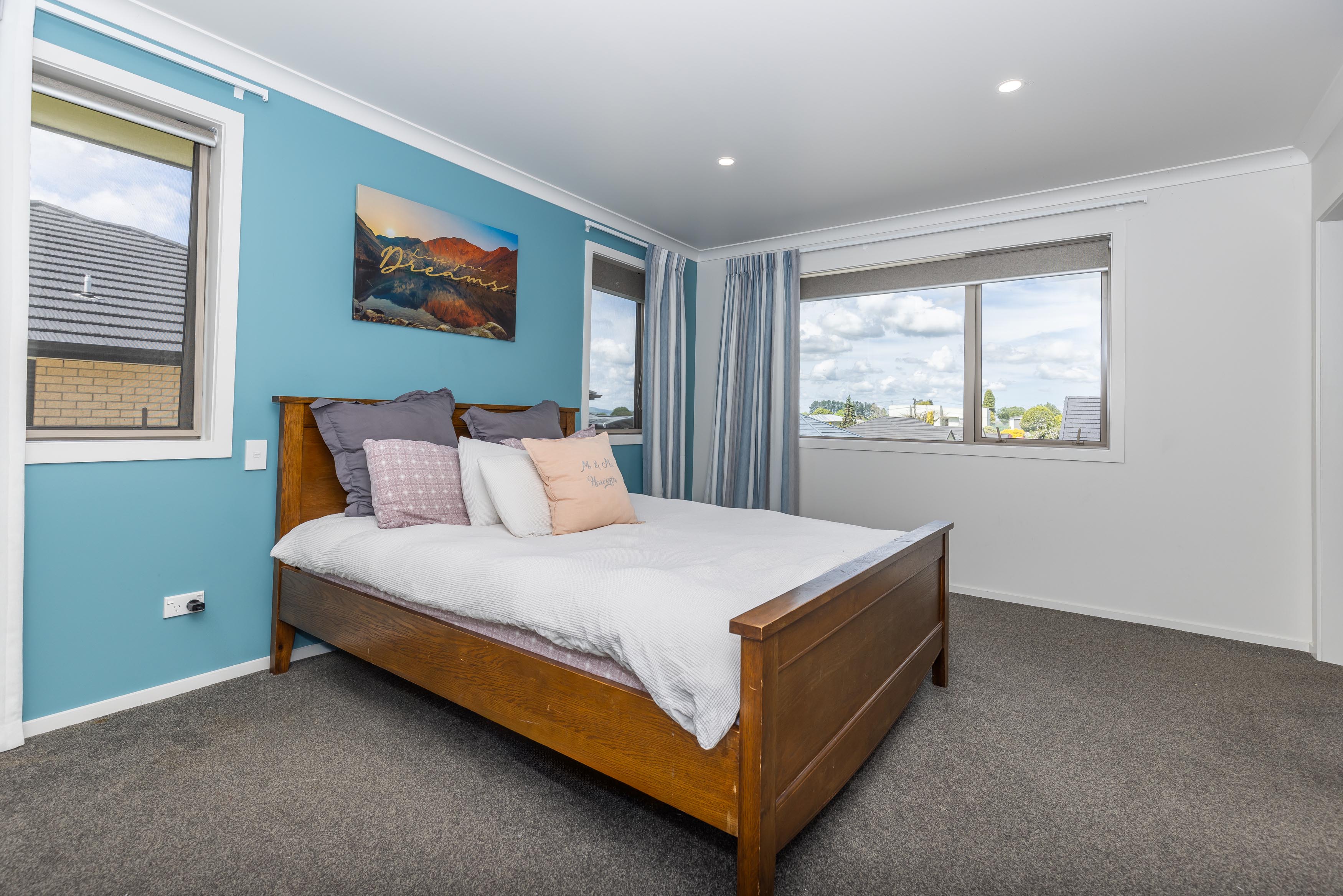 Harcourts Blue Ribbon