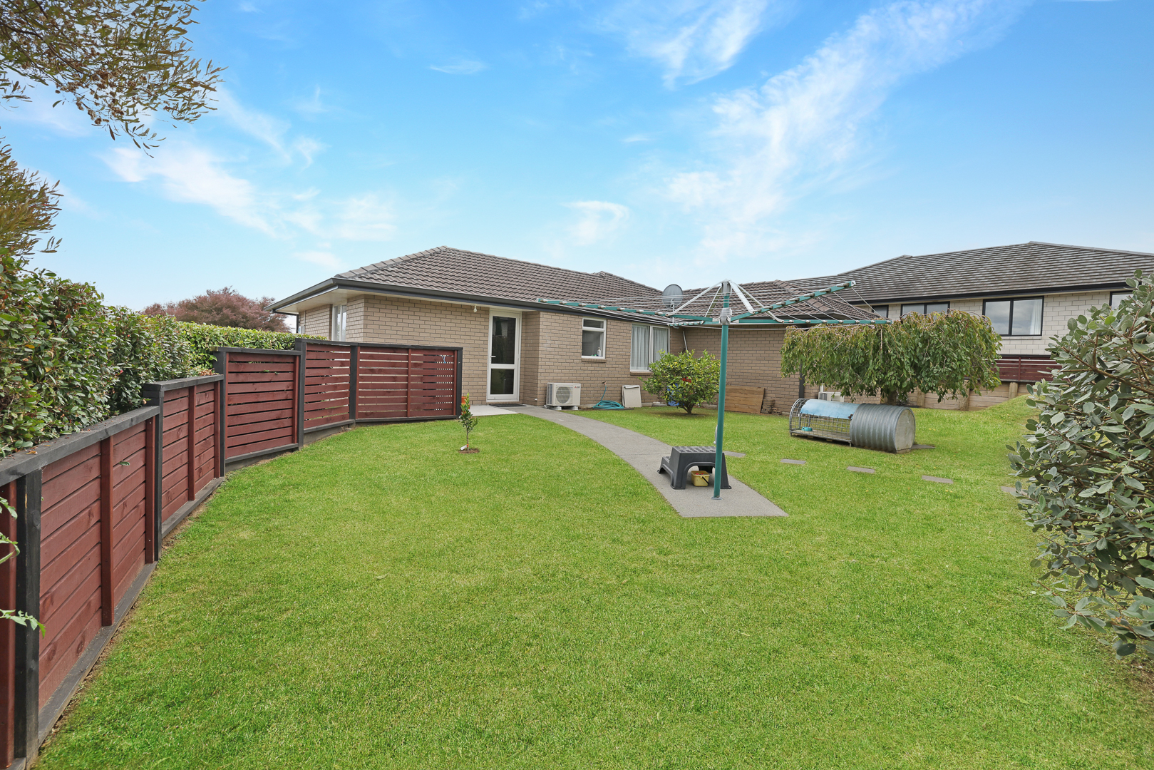 Excellent Location with Mountain Views Harcourts Blue Ribbon