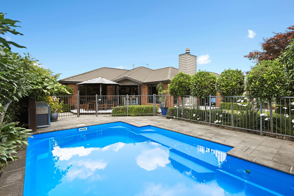 8 Aquila Crescent, Rototuna North
