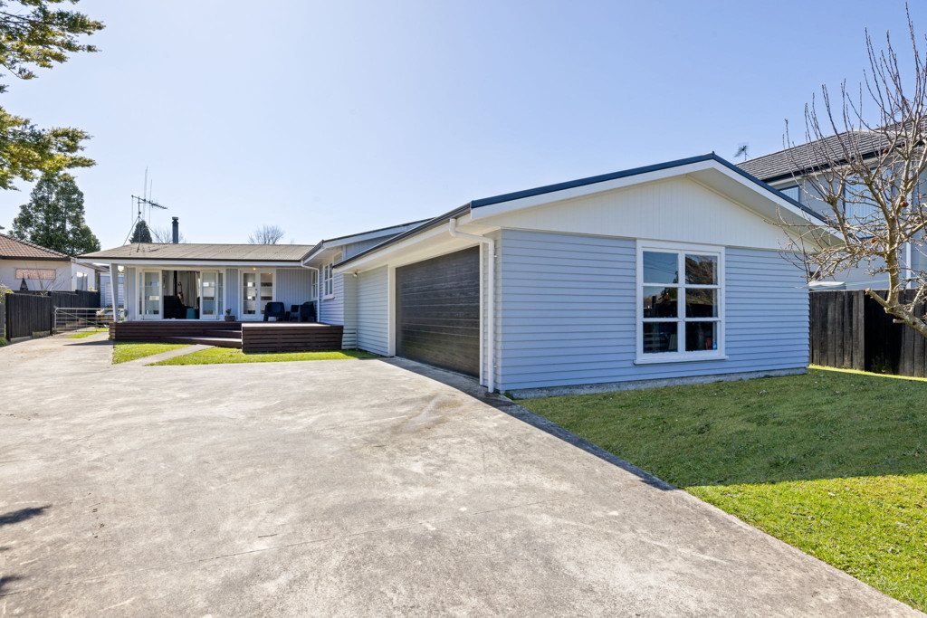 21 MacDonald Road, Glenview