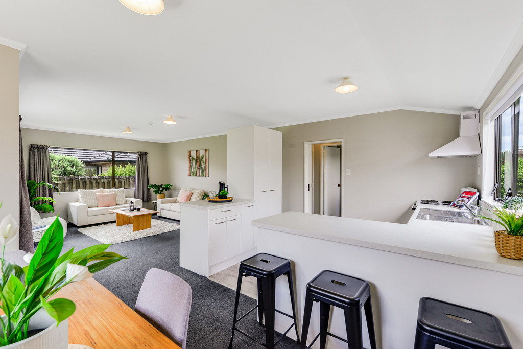 6/55 Tuhikaramea Road, Dinsdale