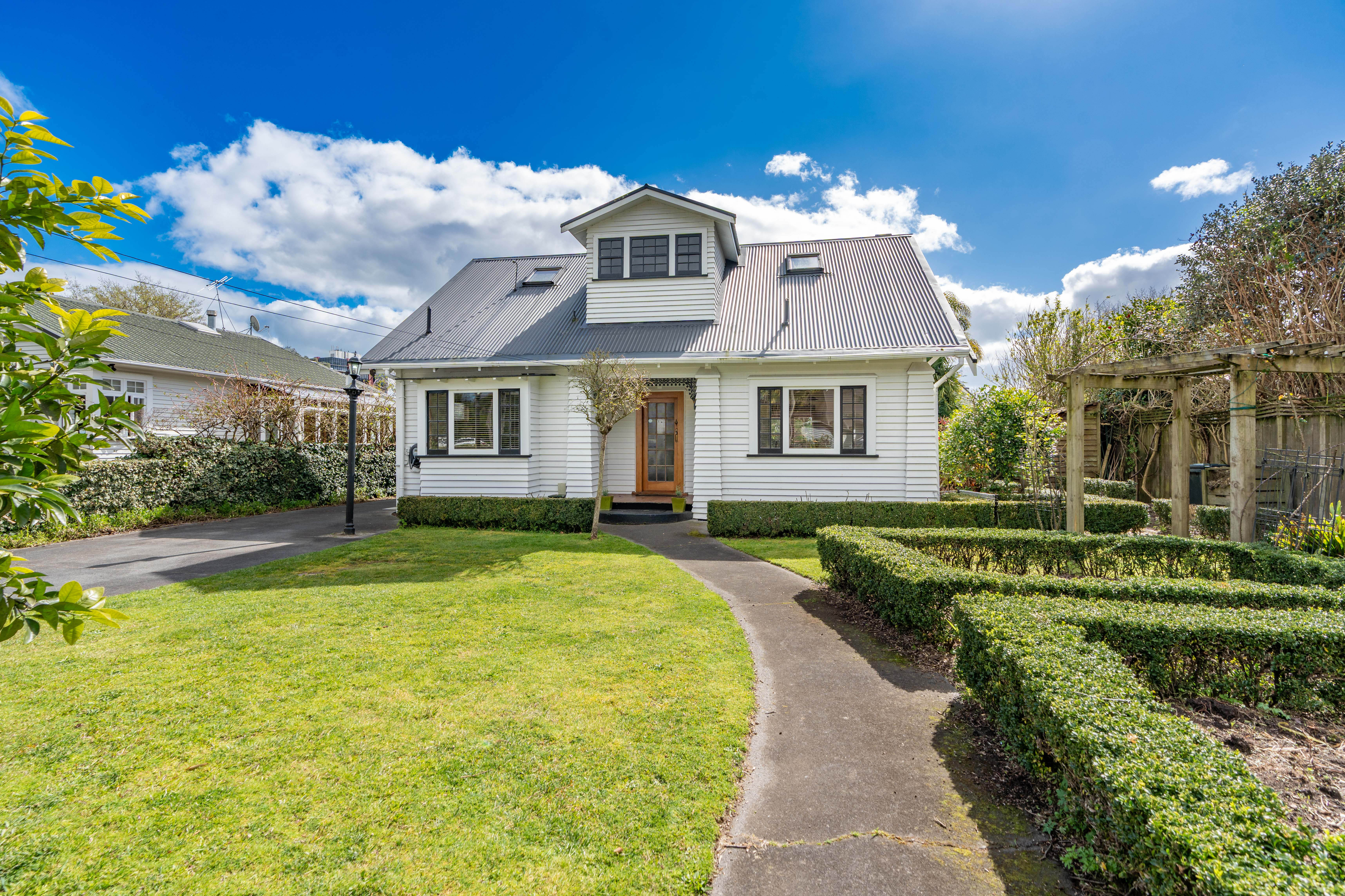 8 Riro Street, Hamilton East