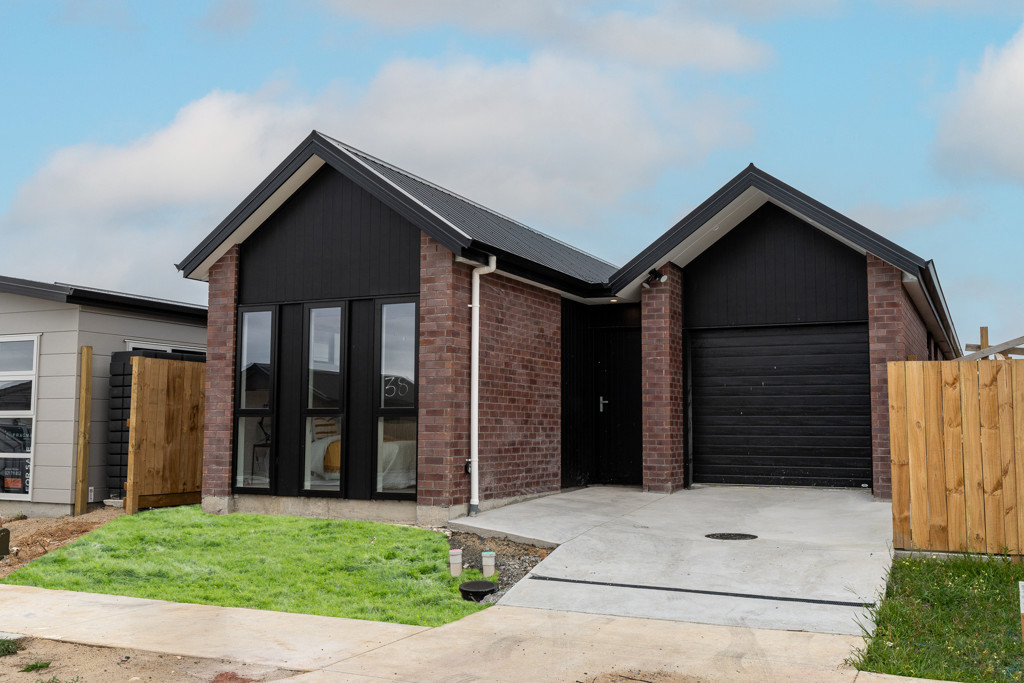 23 Waruhia Crescent, Rototuna