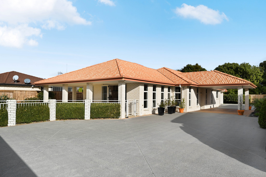 7 Langdale Court, Huntington