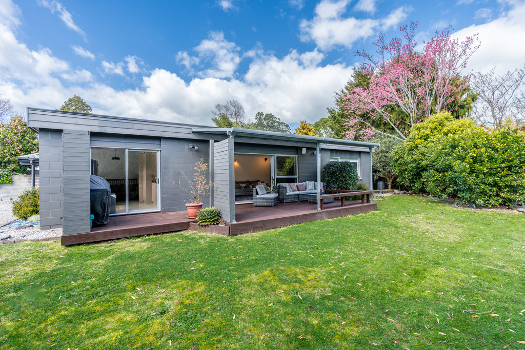 24 Splitt Avenue, Glenview