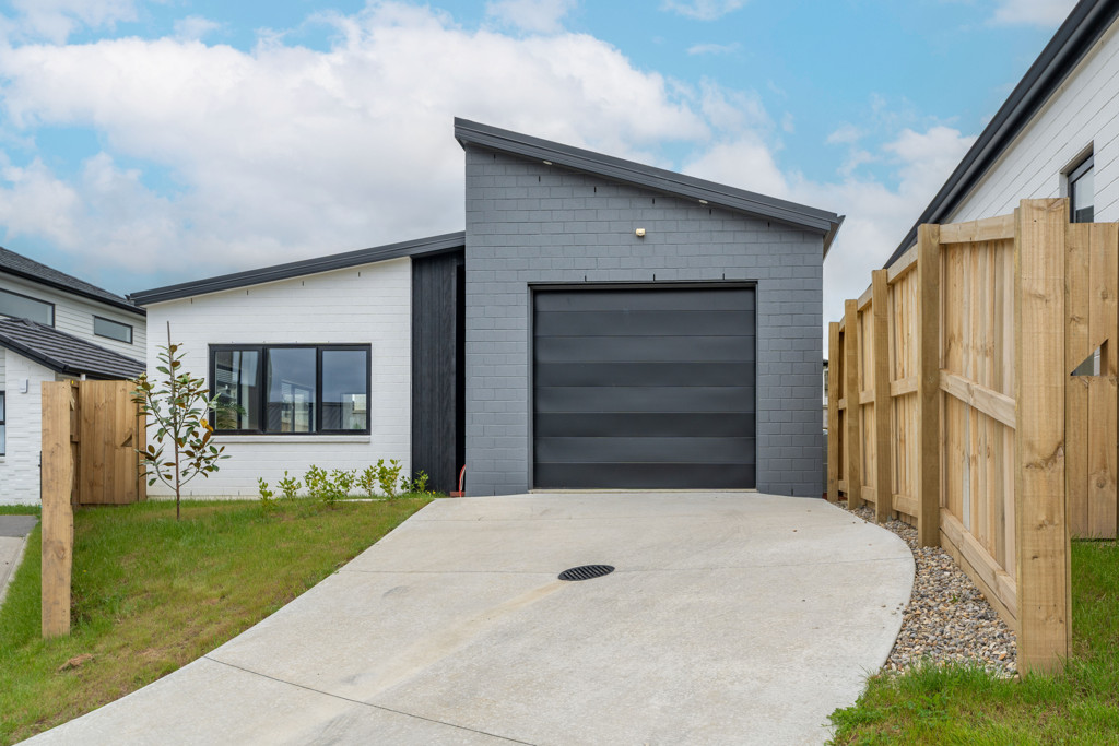 1/19 Tiro Place, Rototuna North