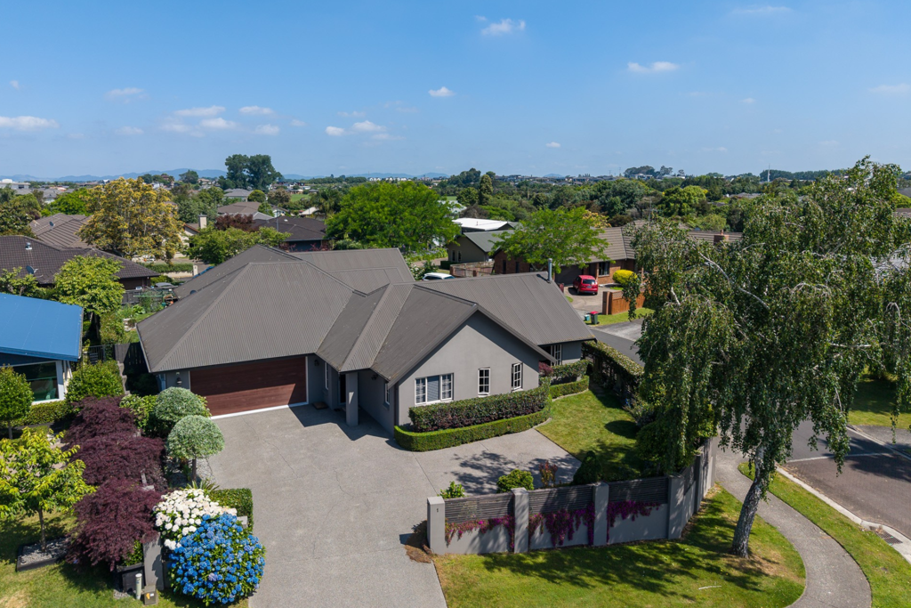 1 Westbury Mews, Huntington