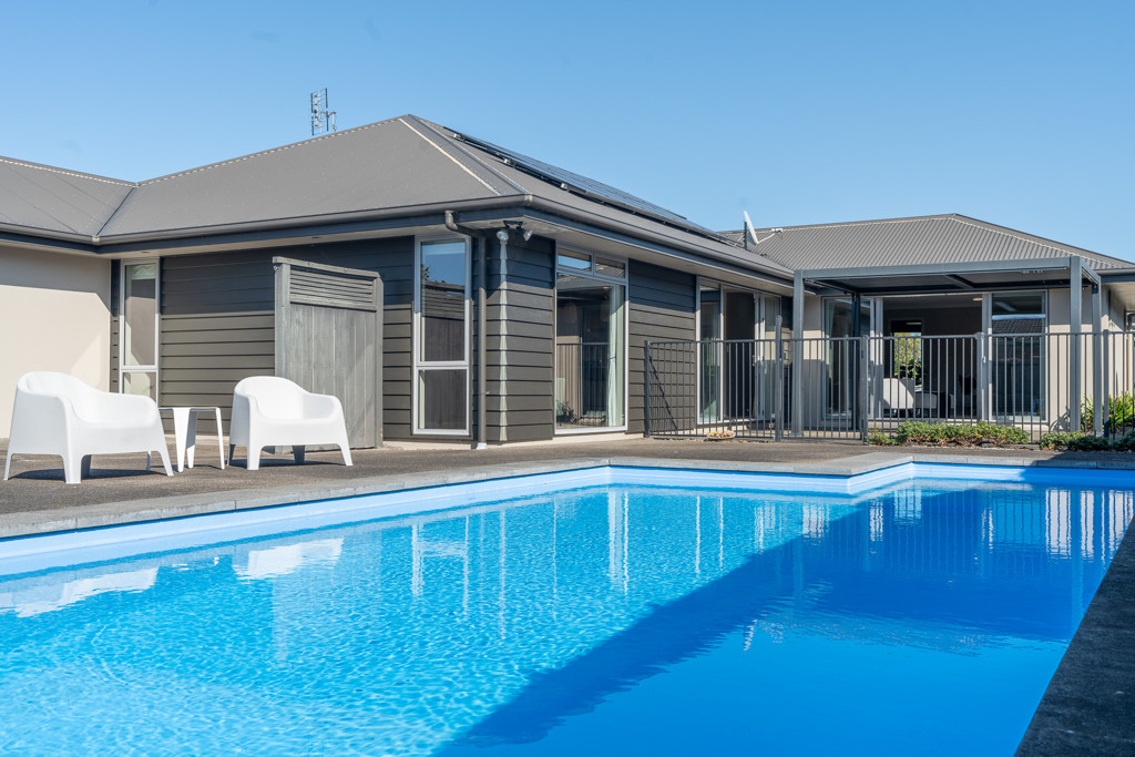 5 Camberley Way, Huntington