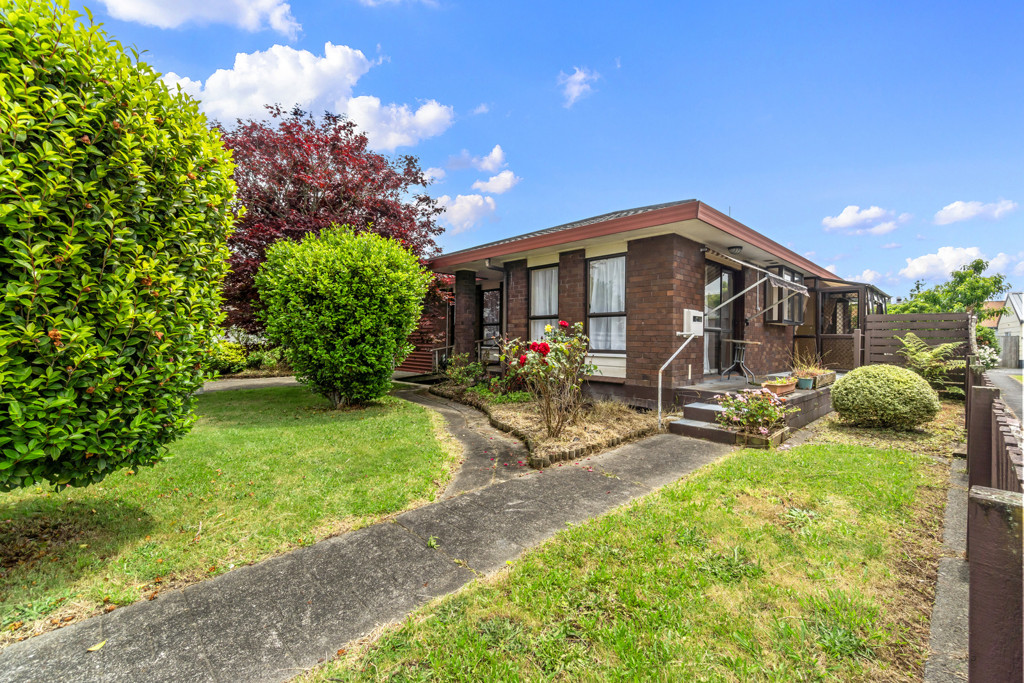 12 Jasmine Avenue, Dinsdale