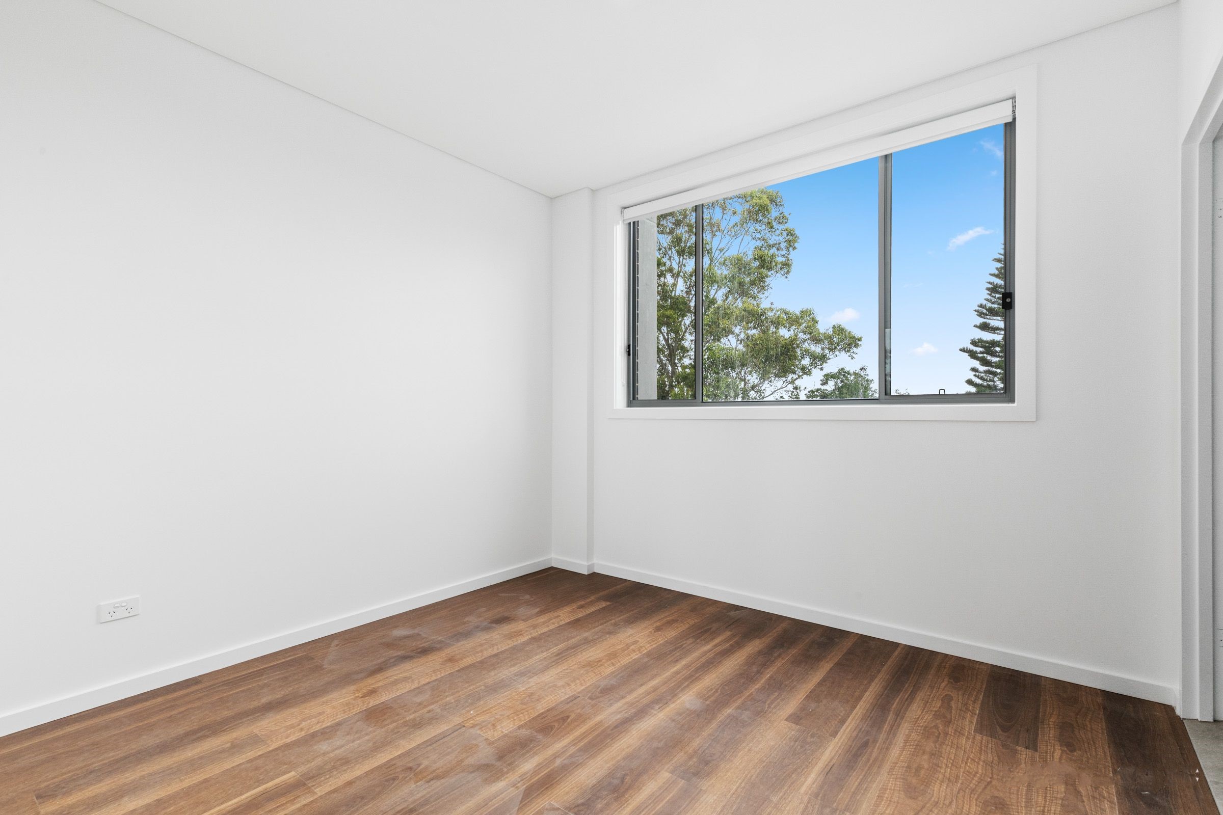 Affordable Two Bedroom Unit In Gladesville