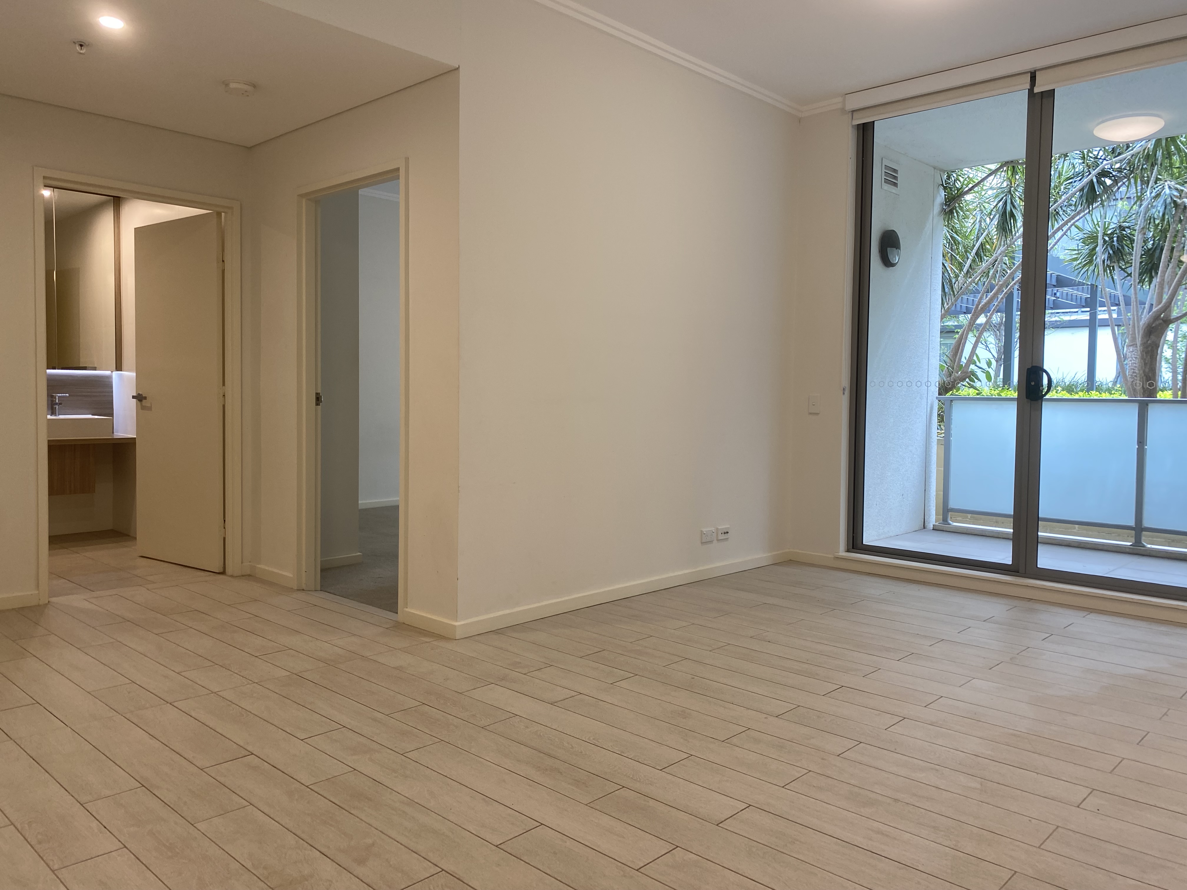 Modern 1 Bedroom Unit on 6th Floor Building B