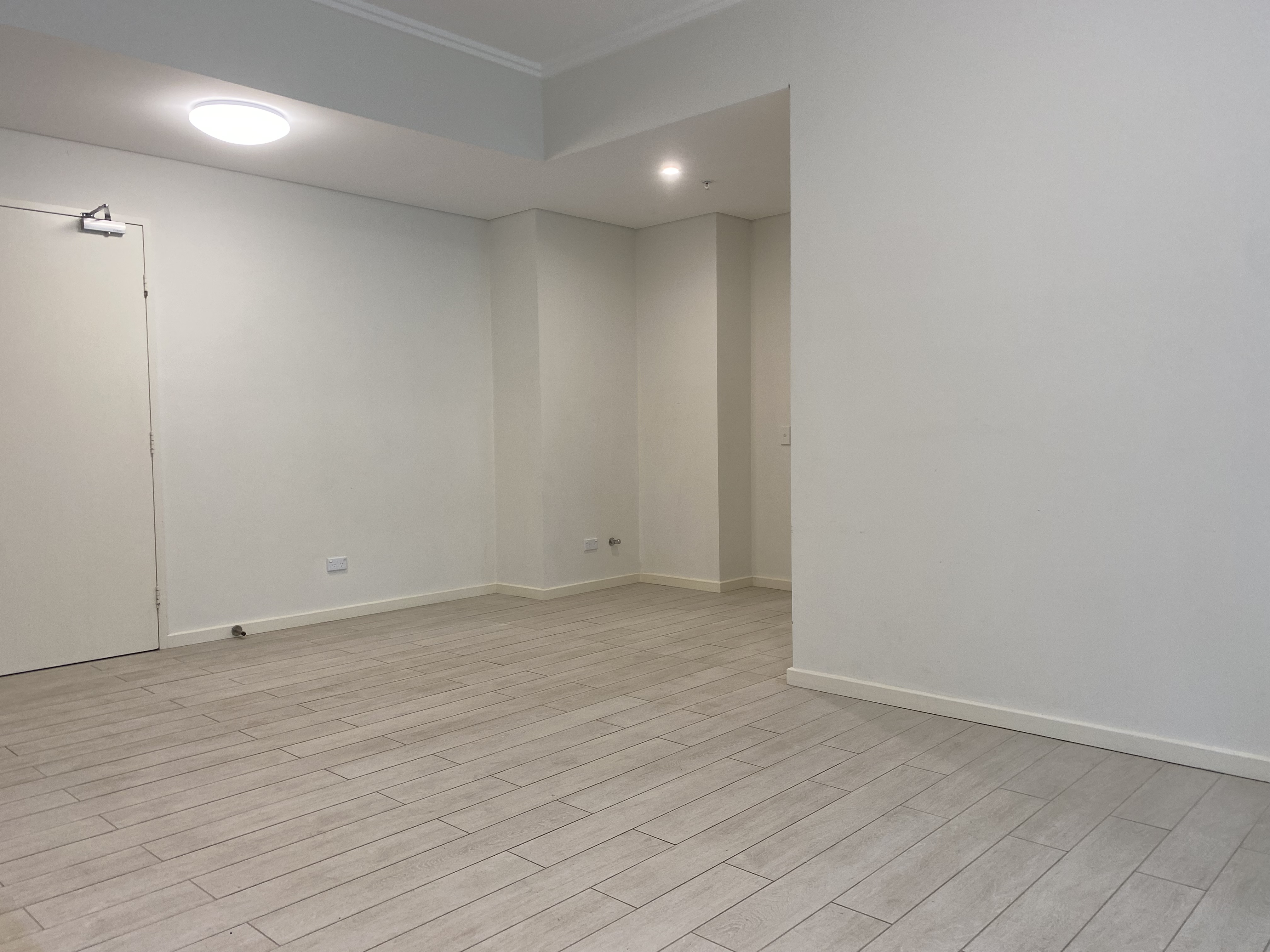 Modern 1 Bedroom Unit on 6th Floor Building B