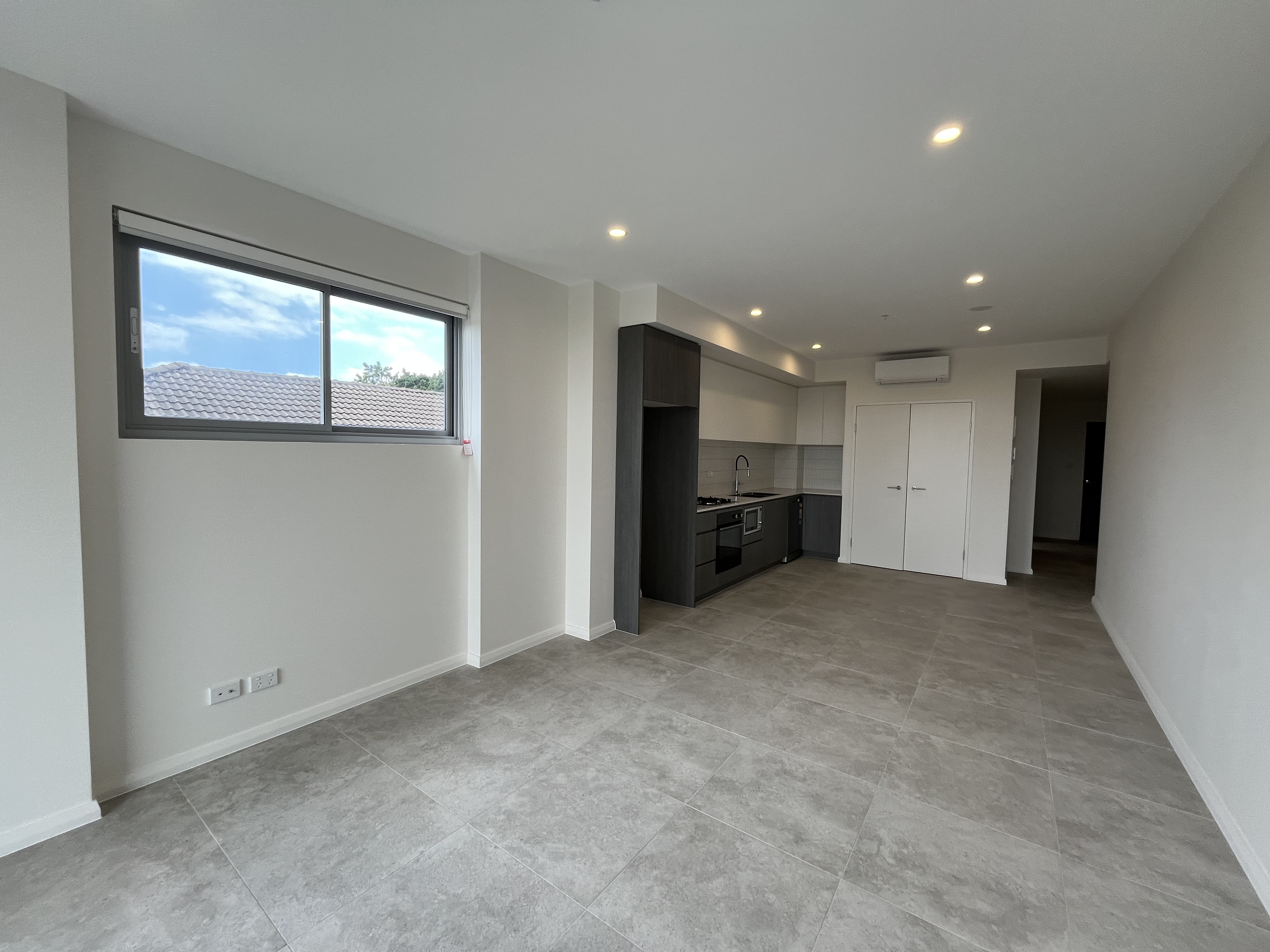 Near new 1 bedroom apartment