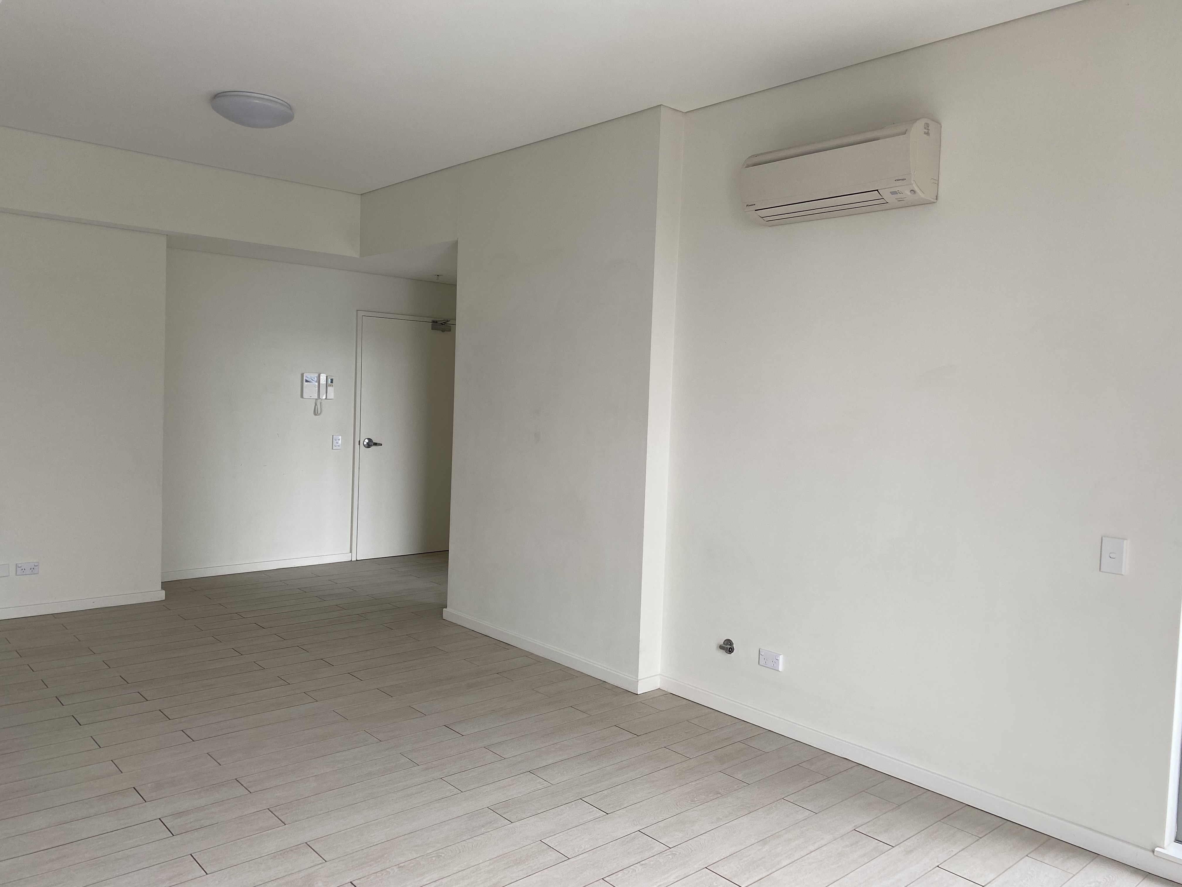 Modern one bedroom unit on 8th Floor
