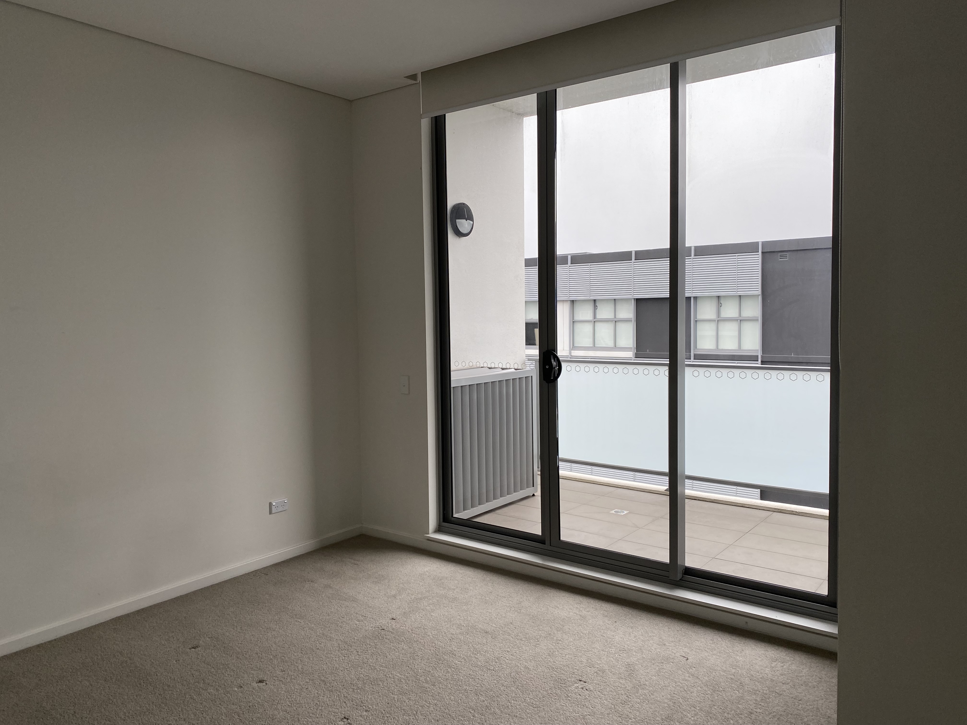 Modern one bedroom unit on 8th Floor