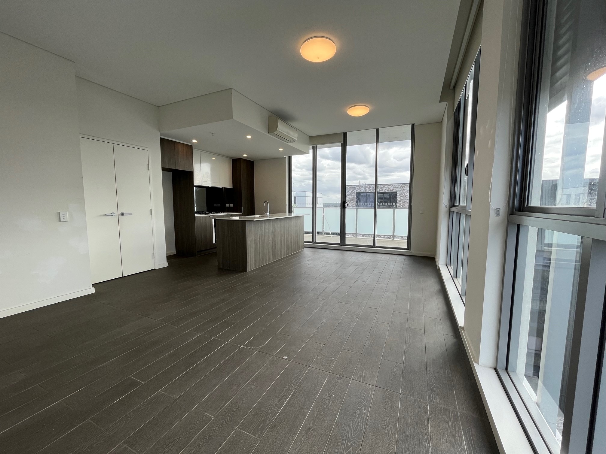Modern Two bedroom unit on 9th Floor