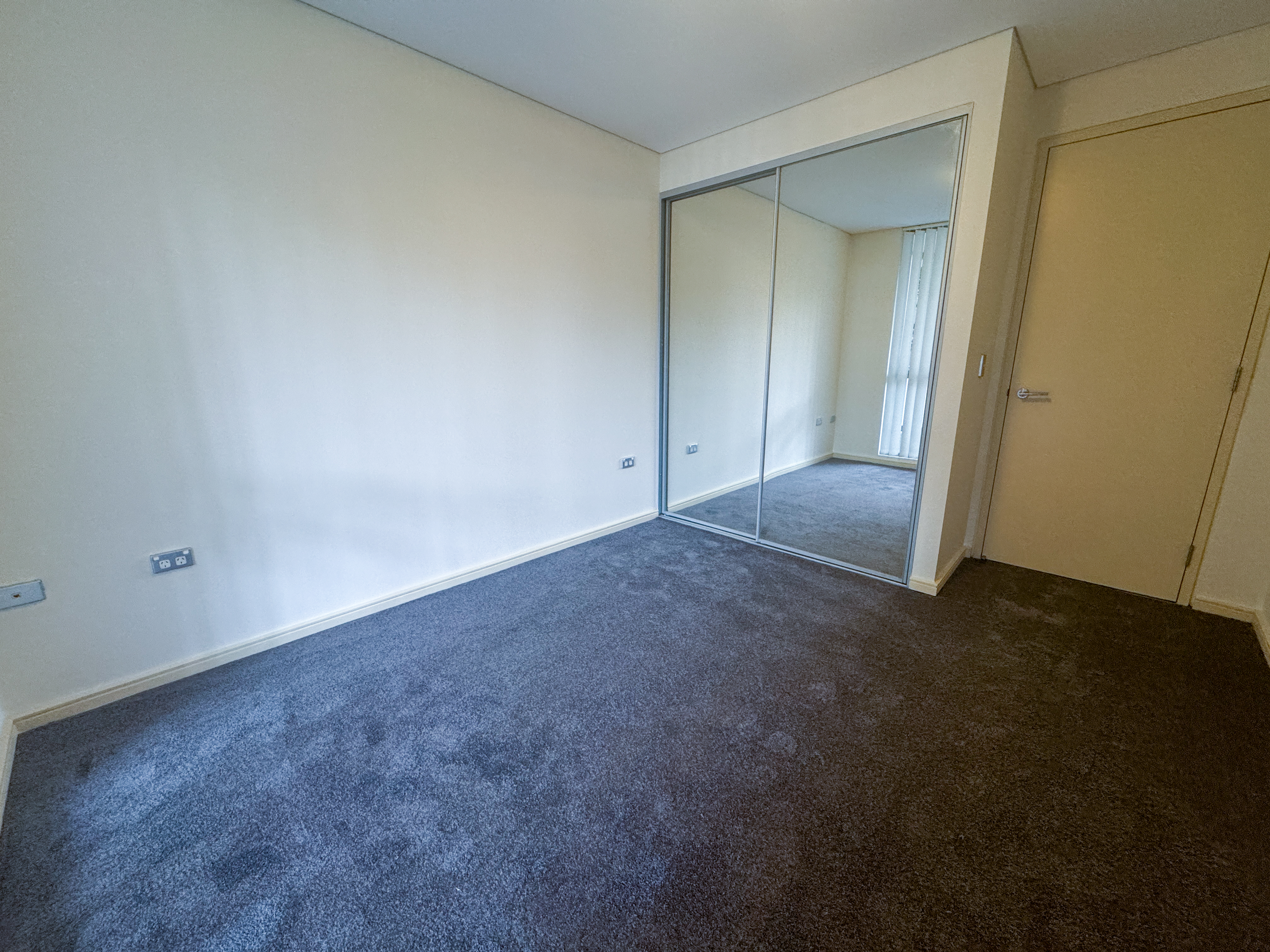 1 Bedroom Apartment - 25% below market rent