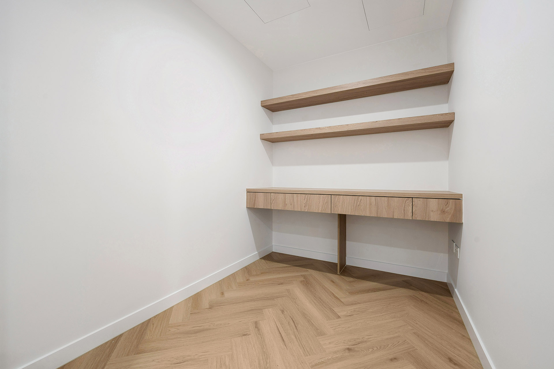 1 Bedroom Apartment - 25% below market rent
