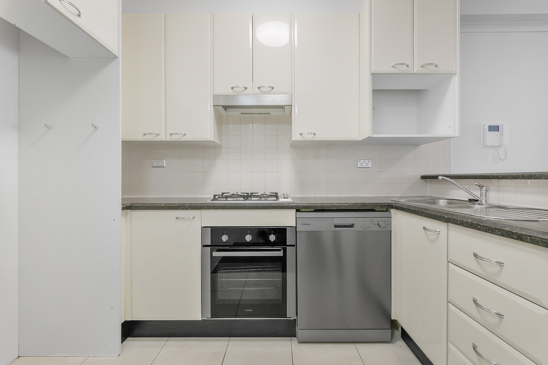 1 Bedroom Apartment - 25% below market rent