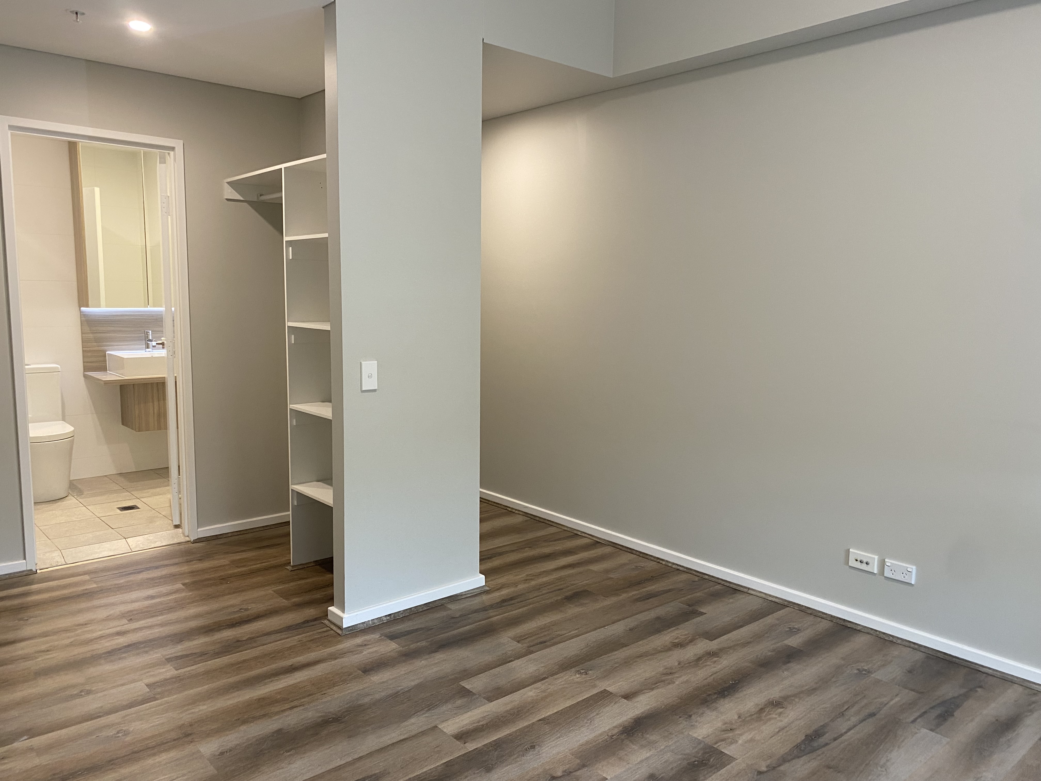 2nd Floor Modern 2 bedroom unit