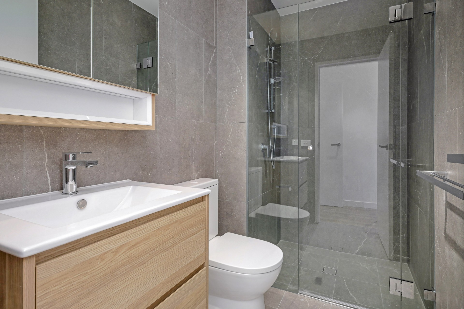 Modern Affordable 1 bedroom unit 25% Below Market Rent