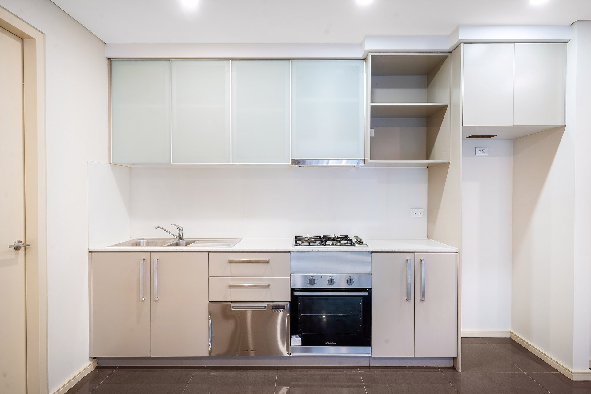 1 Bedroom Apartment - 25% below market rent