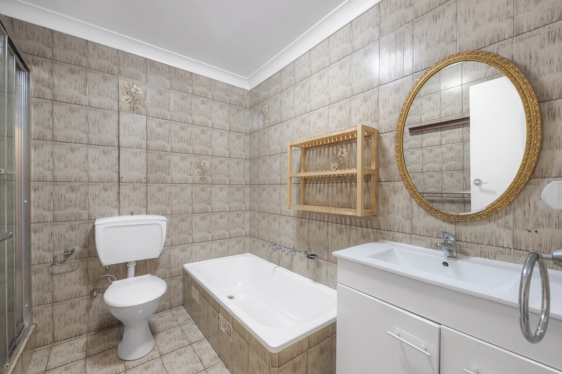 2 Bedroom Apartment - 25% below market rent