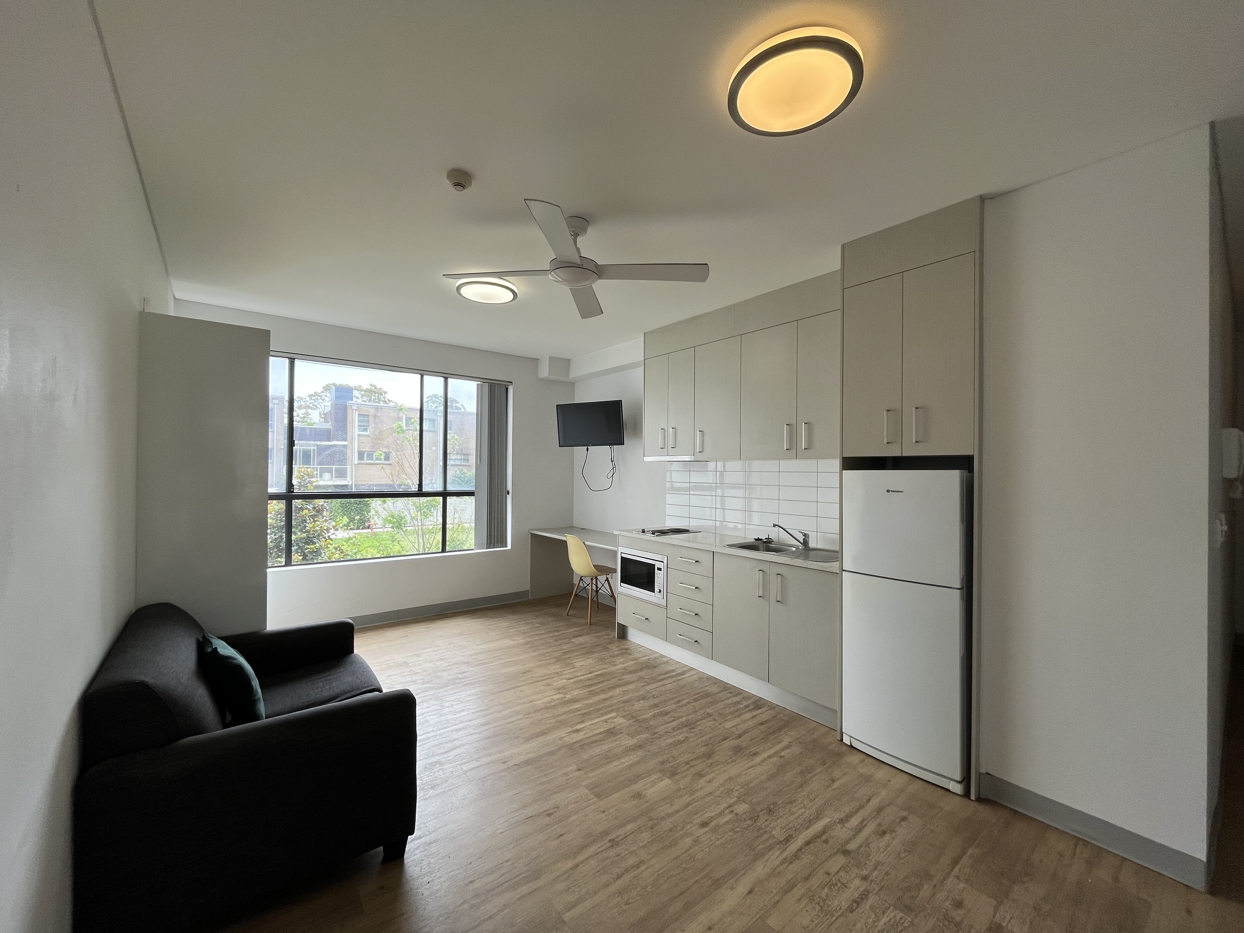 Spacious studio apartment for lease