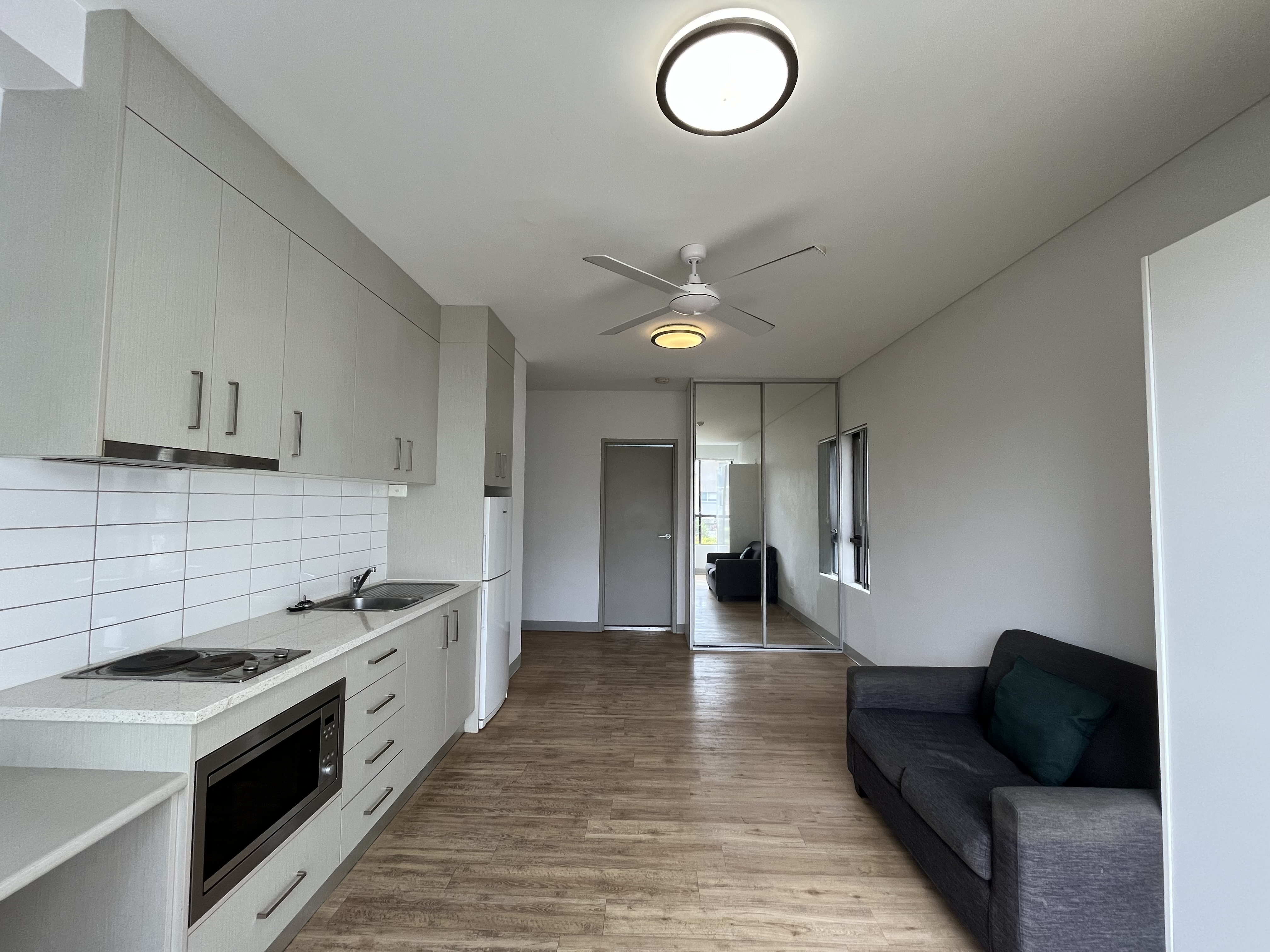 Spacious studio apartment for lease