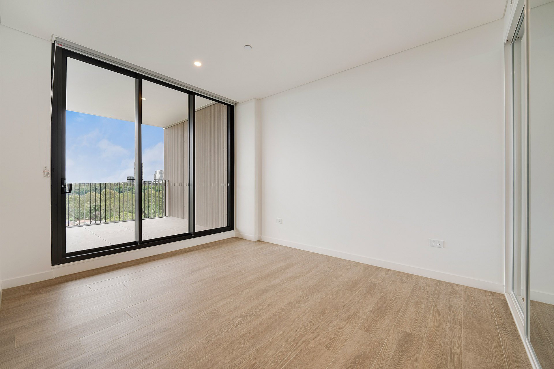 2 Bedroom Apartment - 25% below market rent