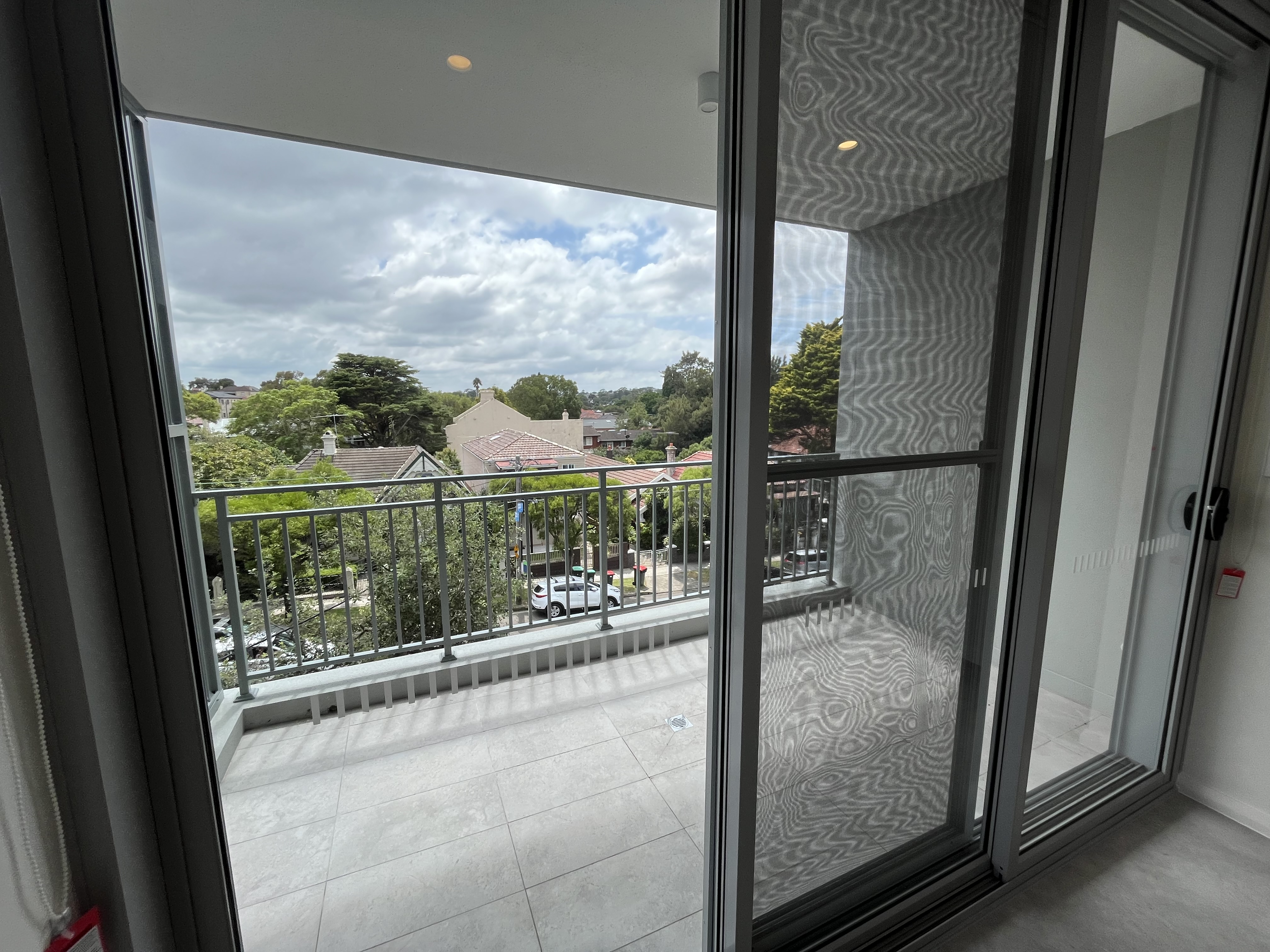 Near new 1 bedroom apartment