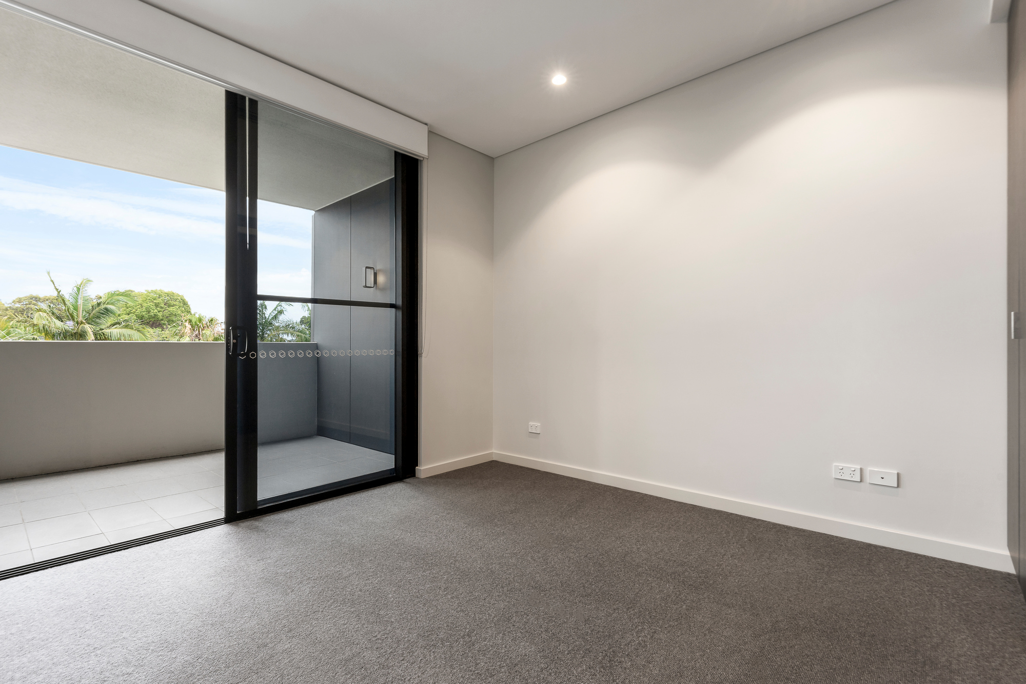 Modern 1 Bedroom Apartment in Meridian Building