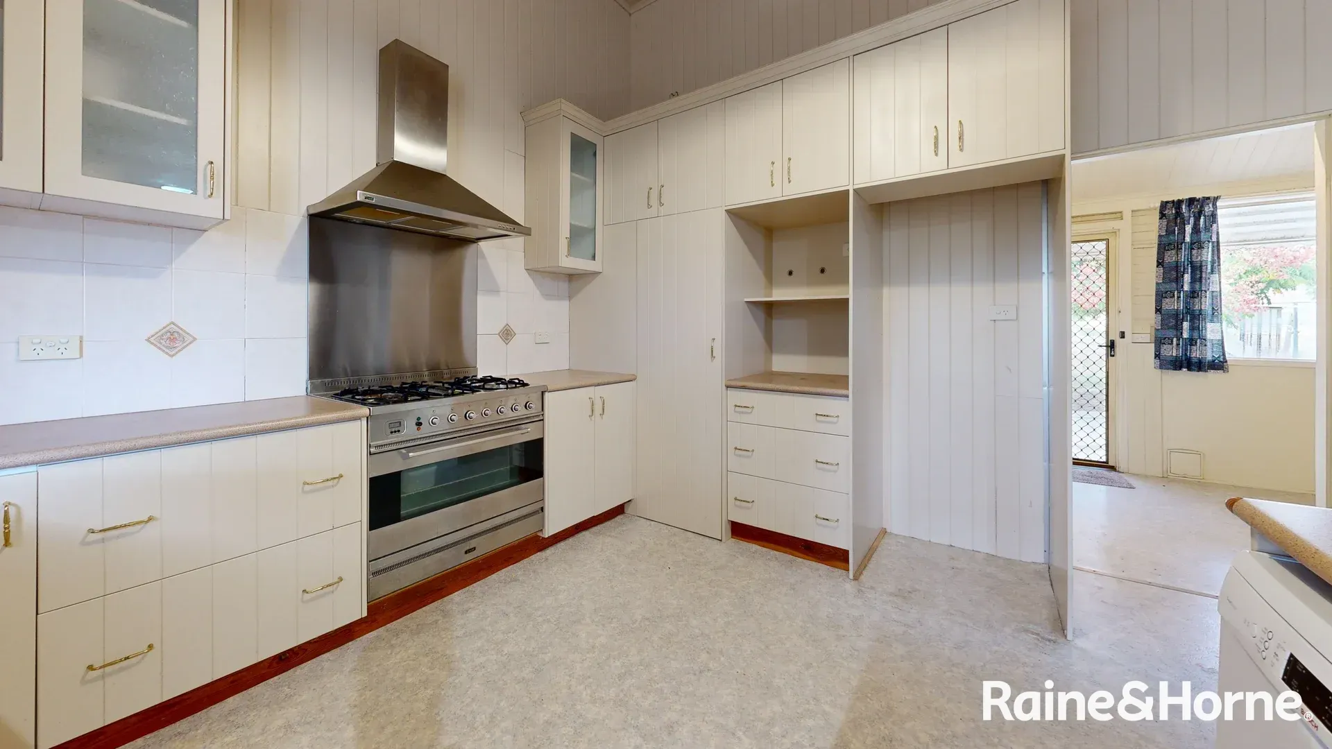 104 Gillespie Road, Freestone For Sale by Farmbuy.com - image 6