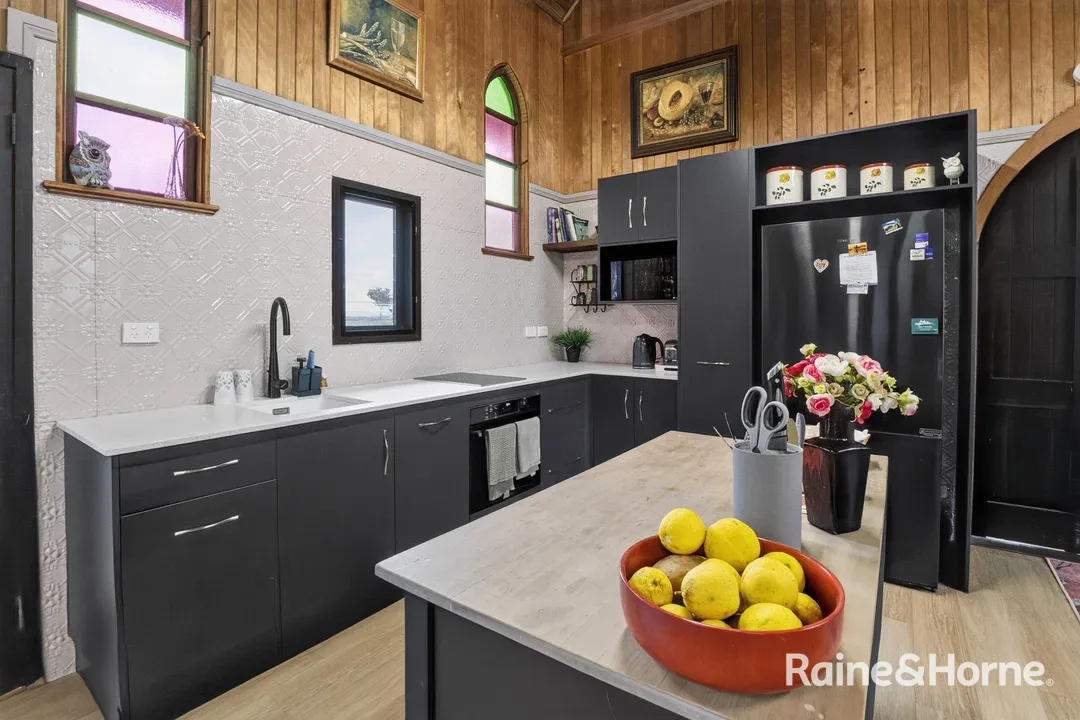 11 Oak Street, Tannymorel For Sale by Farmbuy.com - image 7