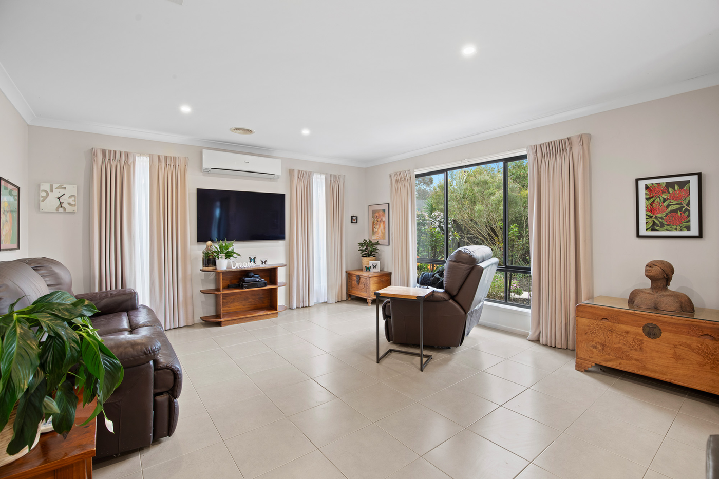 6 Bindarri Road, Manor Lakes - Thumbnail 3