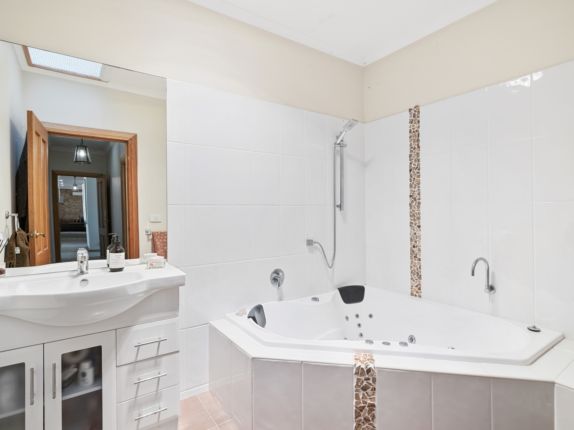 422 Ventnor Road, Ventnor For Sale by Farmbuy.com - image 15