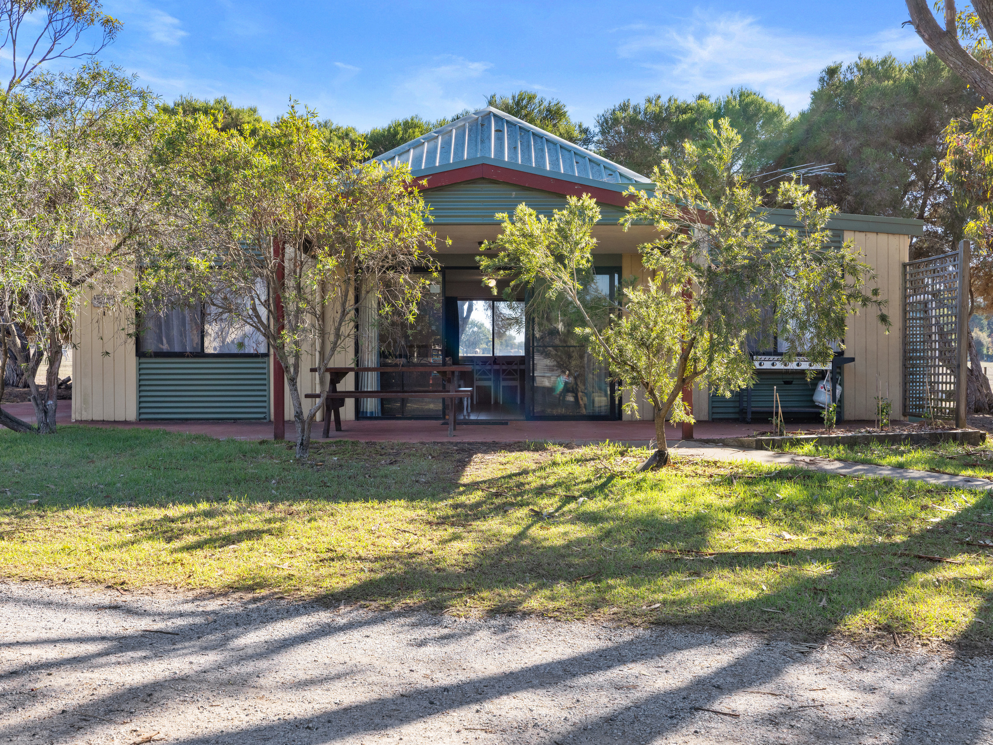 422 Ventnor Road, Ventnor For Sale by Farmbuy.com - image 6